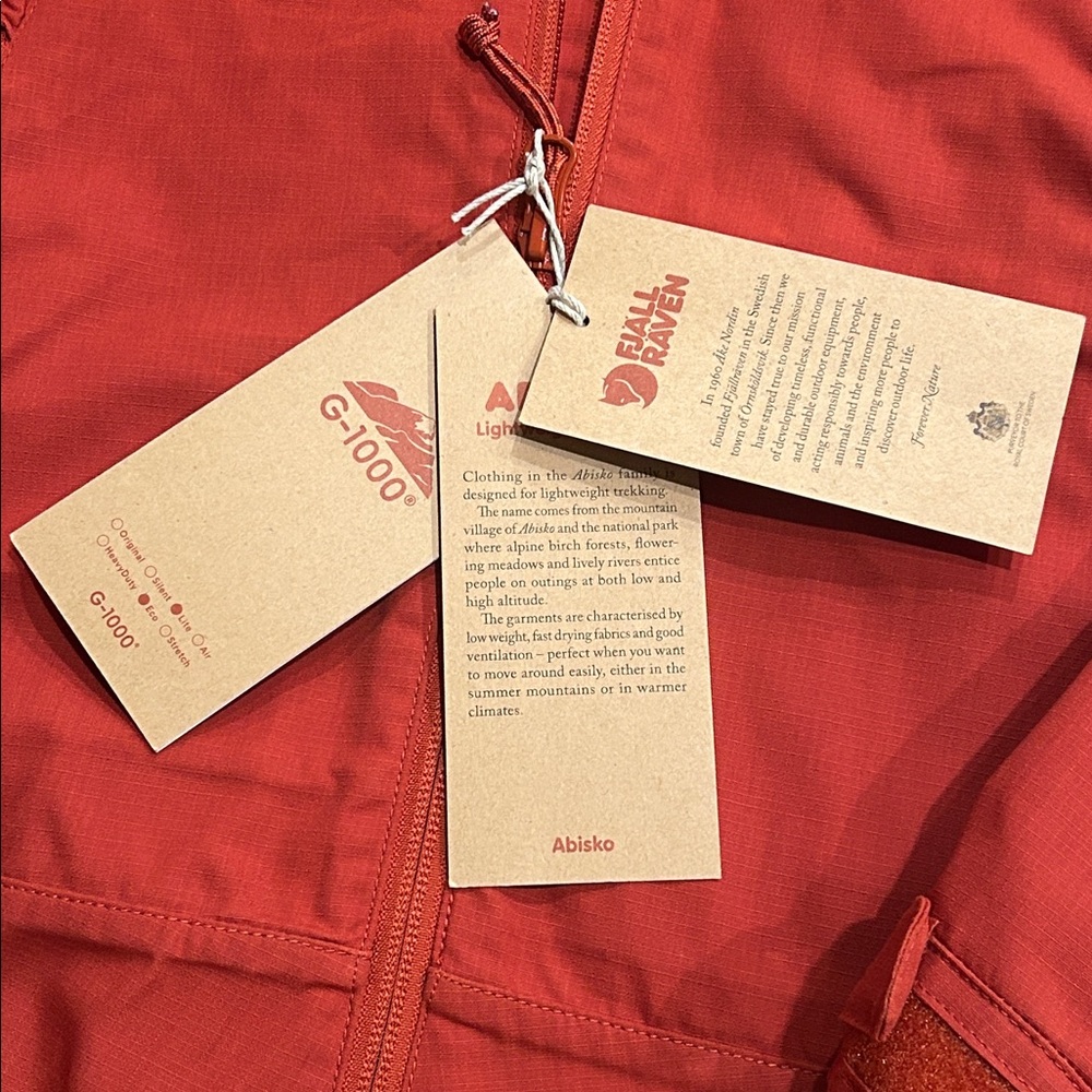 FJALL RAVEN
Abisko Lite Trekking Jacket W
Cabin Red-Rowan Red - Picture 7 of 13